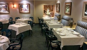 Interior del restaurante Antiquario en Talavera de la Reina