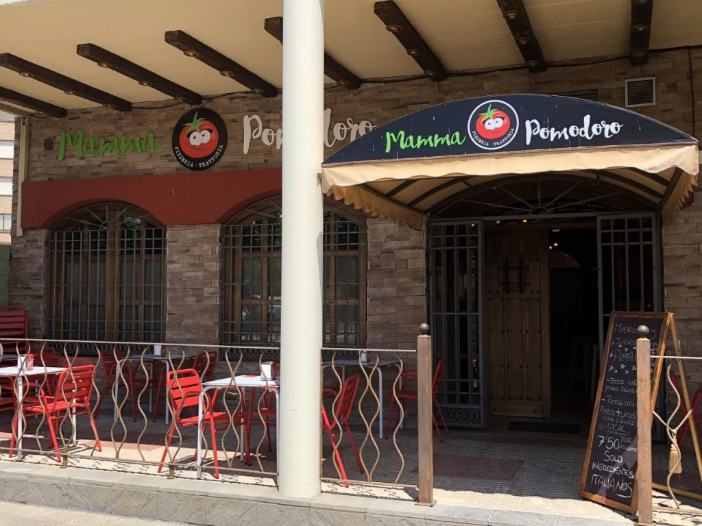 Exterior de restaurante Mamma Pomodoro en Talavera de la Reina