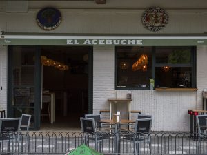 Terraza de la Taberna El Acebuche en Talavera de la Reina