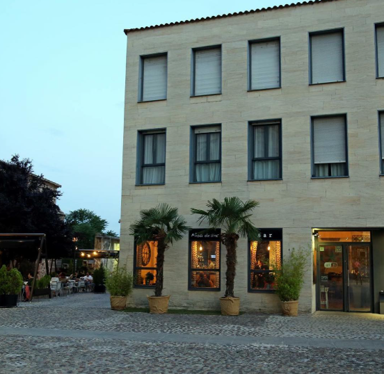 Exterior del bar Misa de Una en Talavera de la Reina