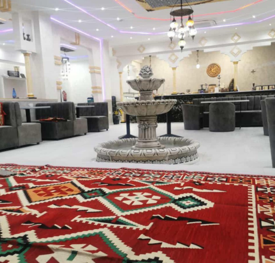 Interior del restaurante El Alma de Siria en Talavera de la Reina