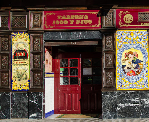 Entrada de la Taberna 1900 y Pico en Talavera de la Reina
