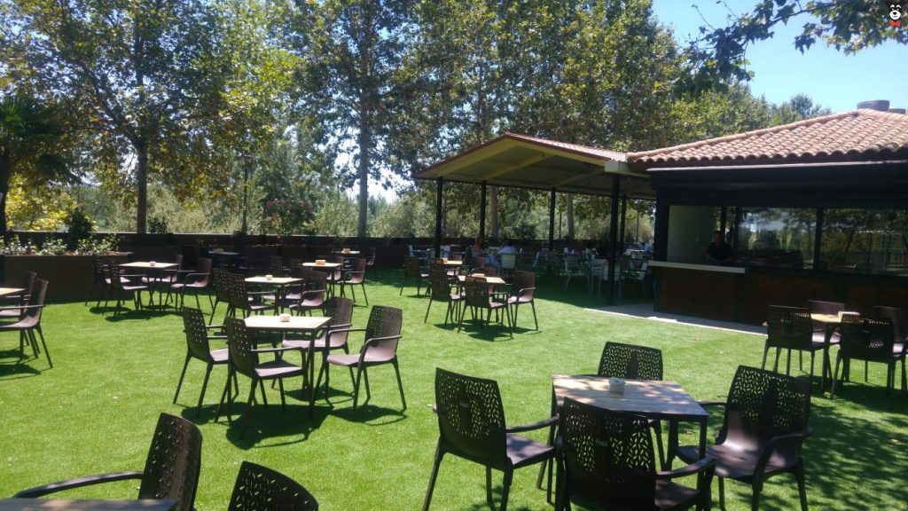 Terraza de La Bombonera en Talavera de la Reina