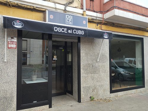 Entrada del bar Doce al Cubo en Talavera de la Reina