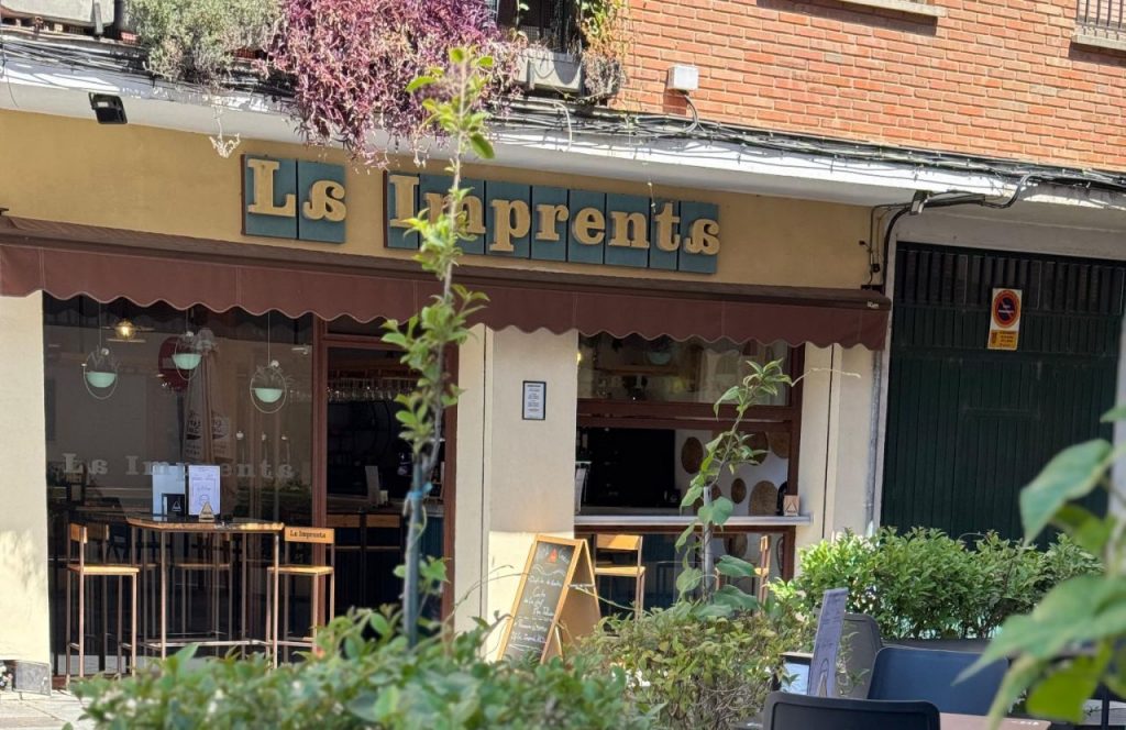 Terraza del bar La Imprenta en Talavera de la Reina