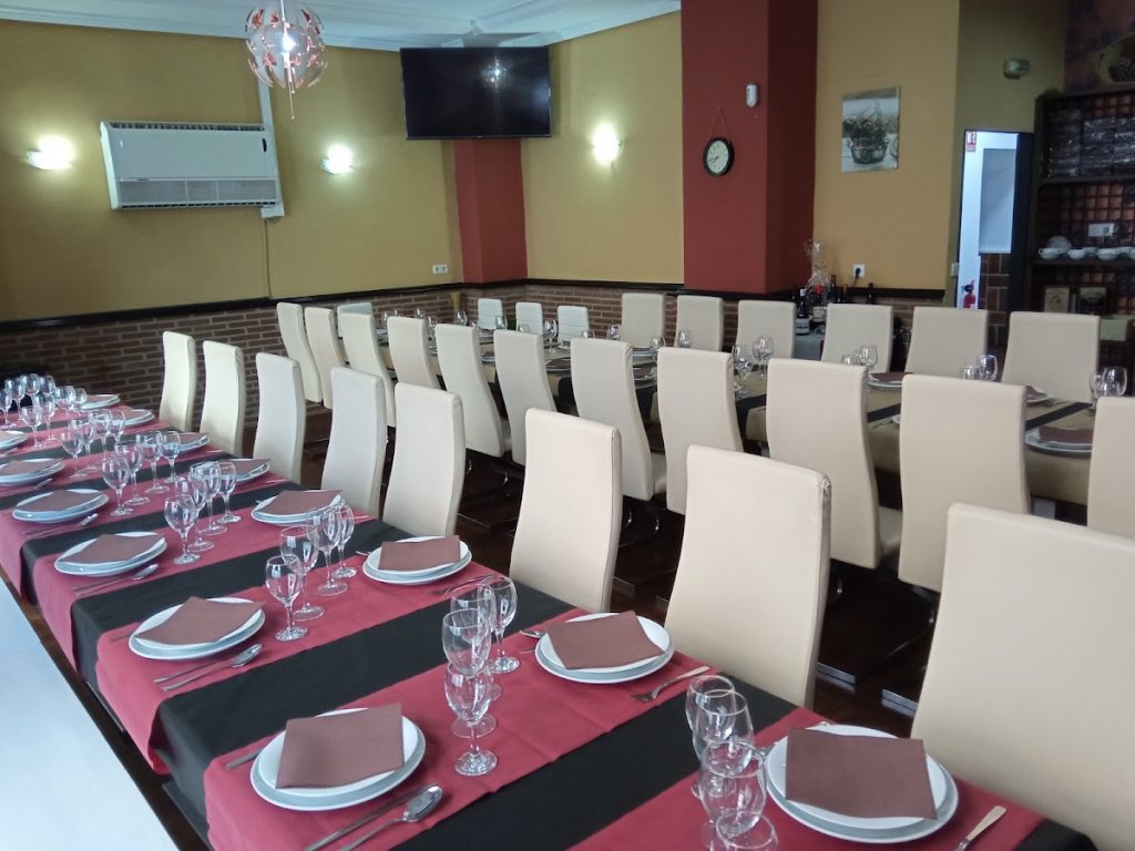 Interior del Restaurante Los Rosales en Talavera de la Reina