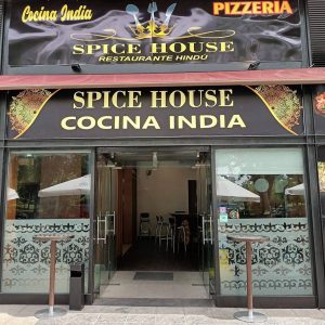 Exterior del restaurante oriental Spice House en Talavera de la Reina